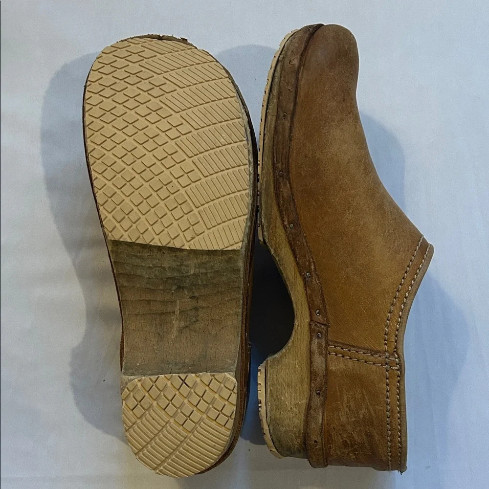 handmade wooden and Leather Women's Clogs - Picture 2 of 4